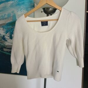 Off-white abercrombie knit sweater XS